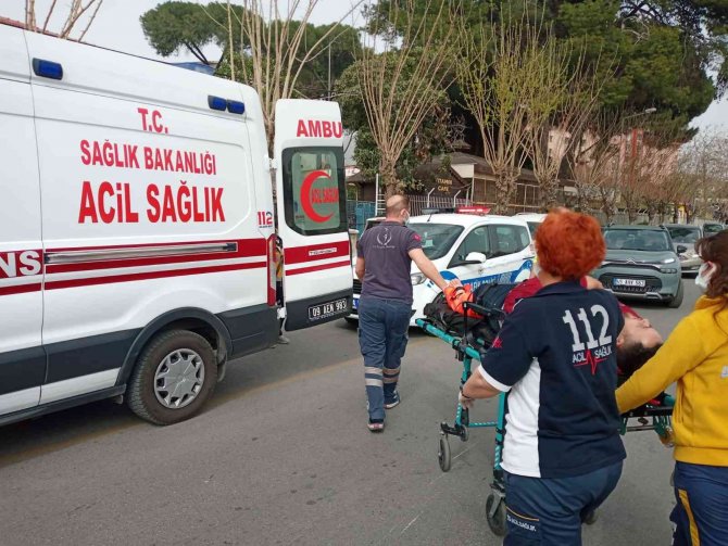 Ani fren yapan motosiklet sürücü yaralandı