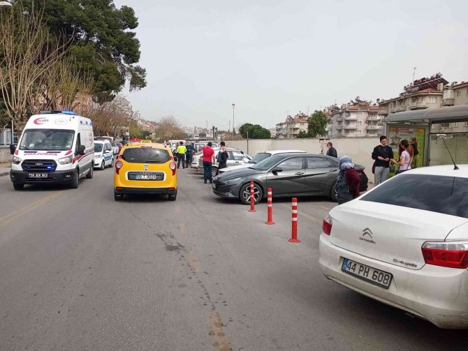 Ani fren yapan motosiklet sürücü yaralandı