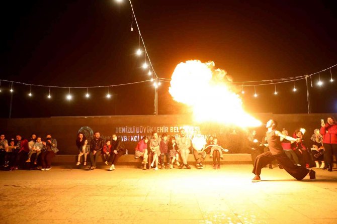 Ateş gösterileri nefes kesti