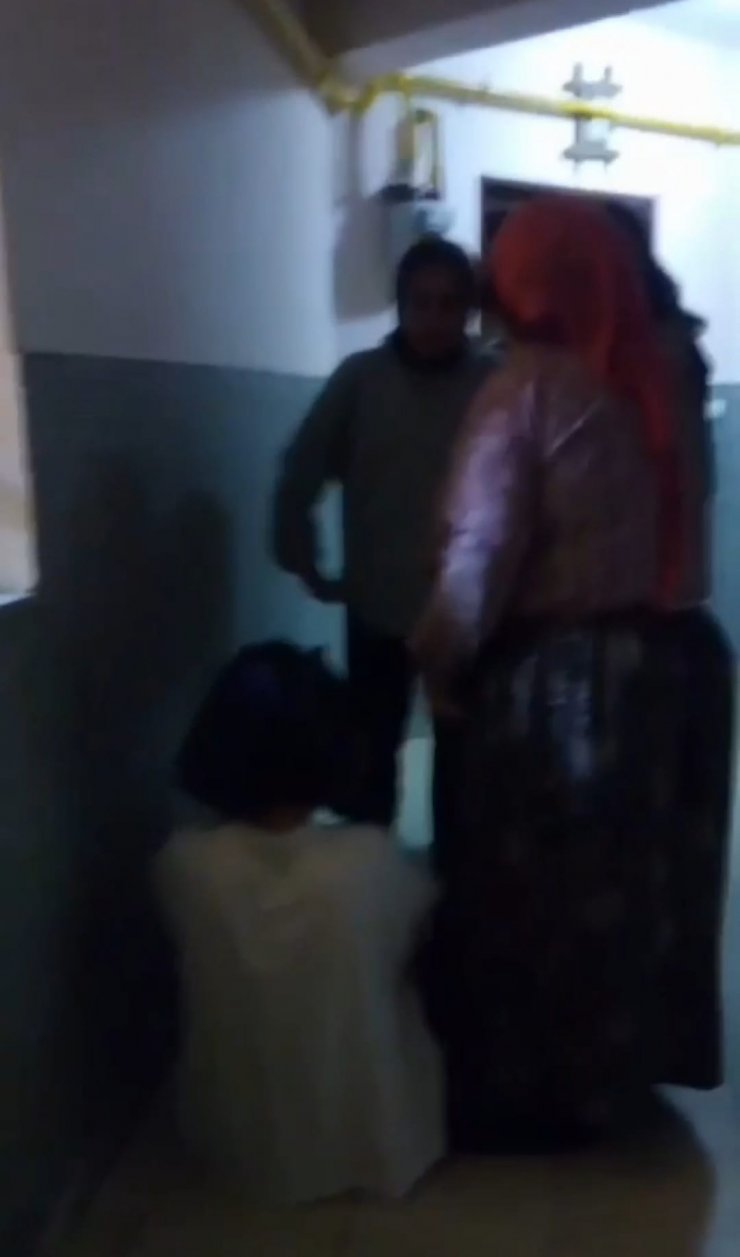 Babaannesinin evine ziyarete giden kızı darp edip sosyal medyada paylaştılar