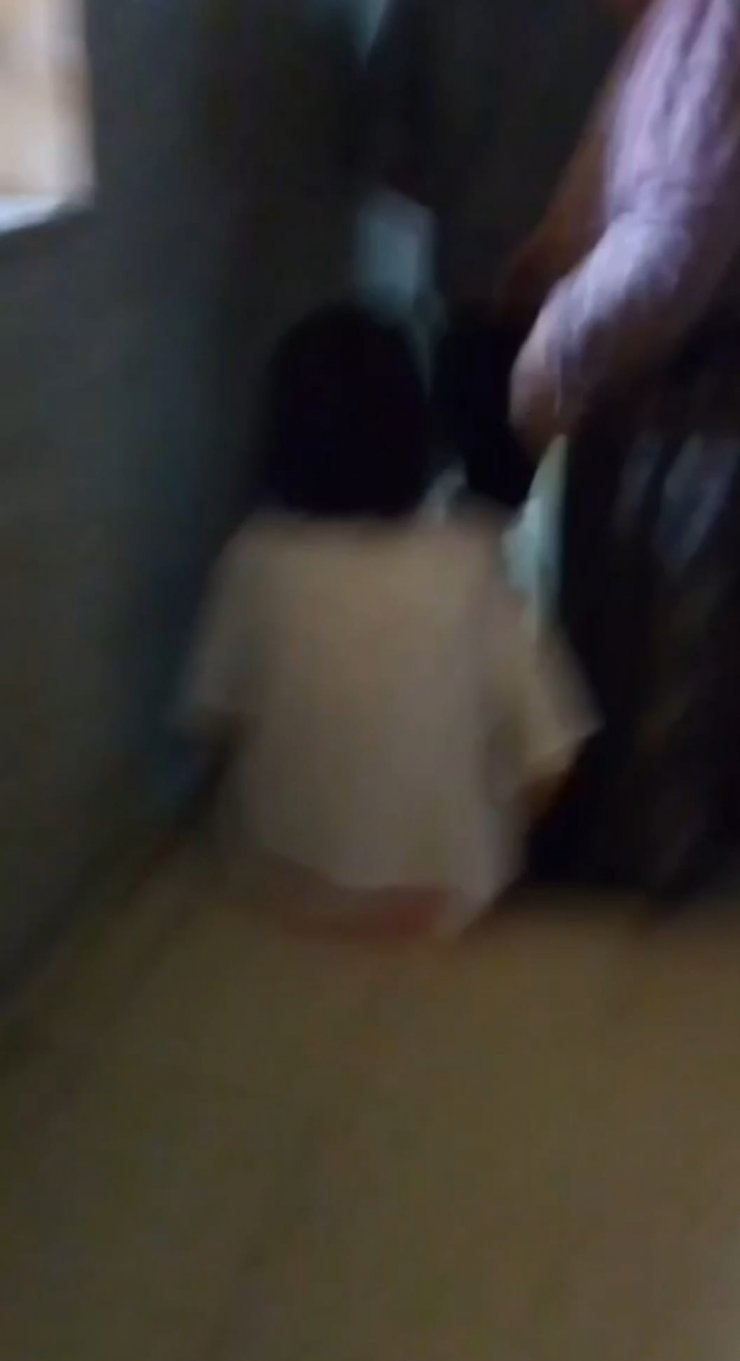 Babaannesinin evine ziyarete giden kızı darp edip sosyal medyada paylaştılar