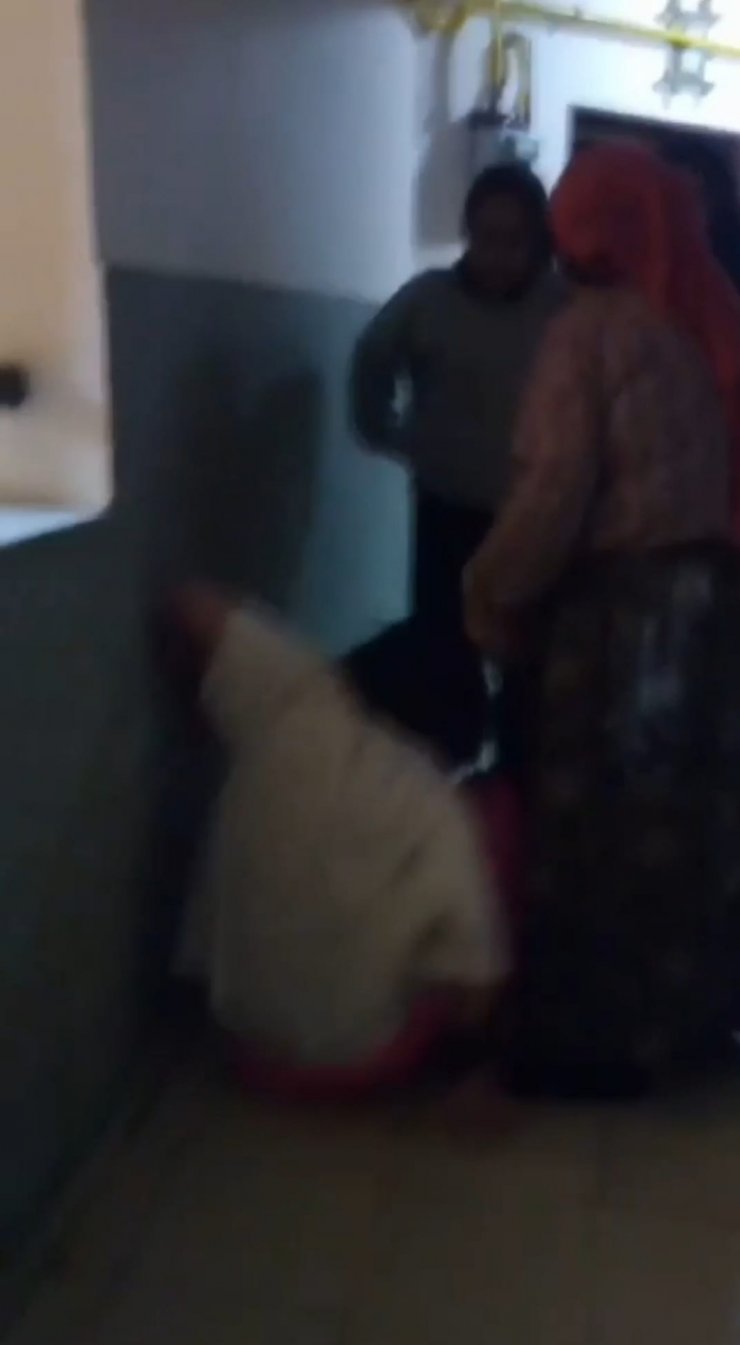 Babaannesinin evine ziyarete giden kızı darp edip sosyal medyada paylaştılar