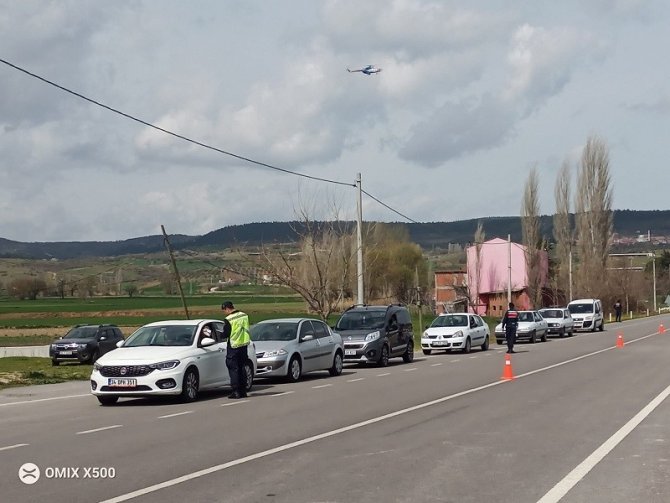 Balıkesir’de jandarma trafiği havadan denetledi