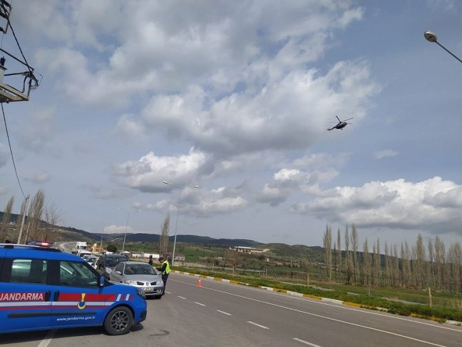 Balıkesir’de jandarma trafiği havadan denetledi