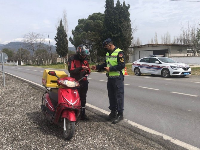 Balıkesir’de jandarma trafiği havadan denetledi