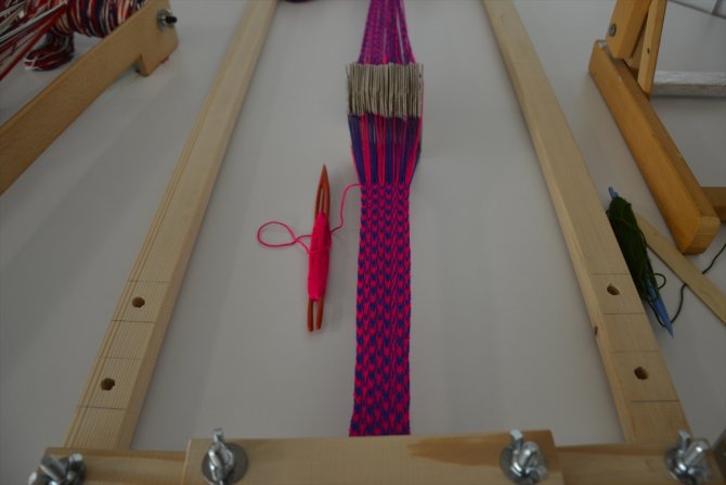 Geleneksel dokuma yöntemi "çarpana"yı gelecek kuşaklara aktarıyor