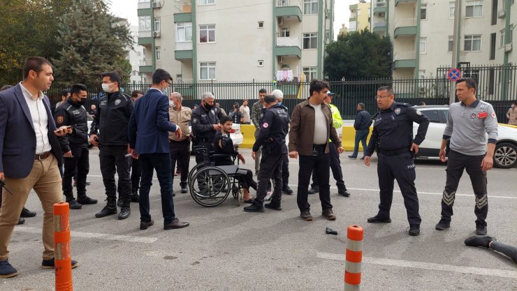 Eşine tekerlekli sandalyede sakladığı tabancayla kurşun yağdırdı