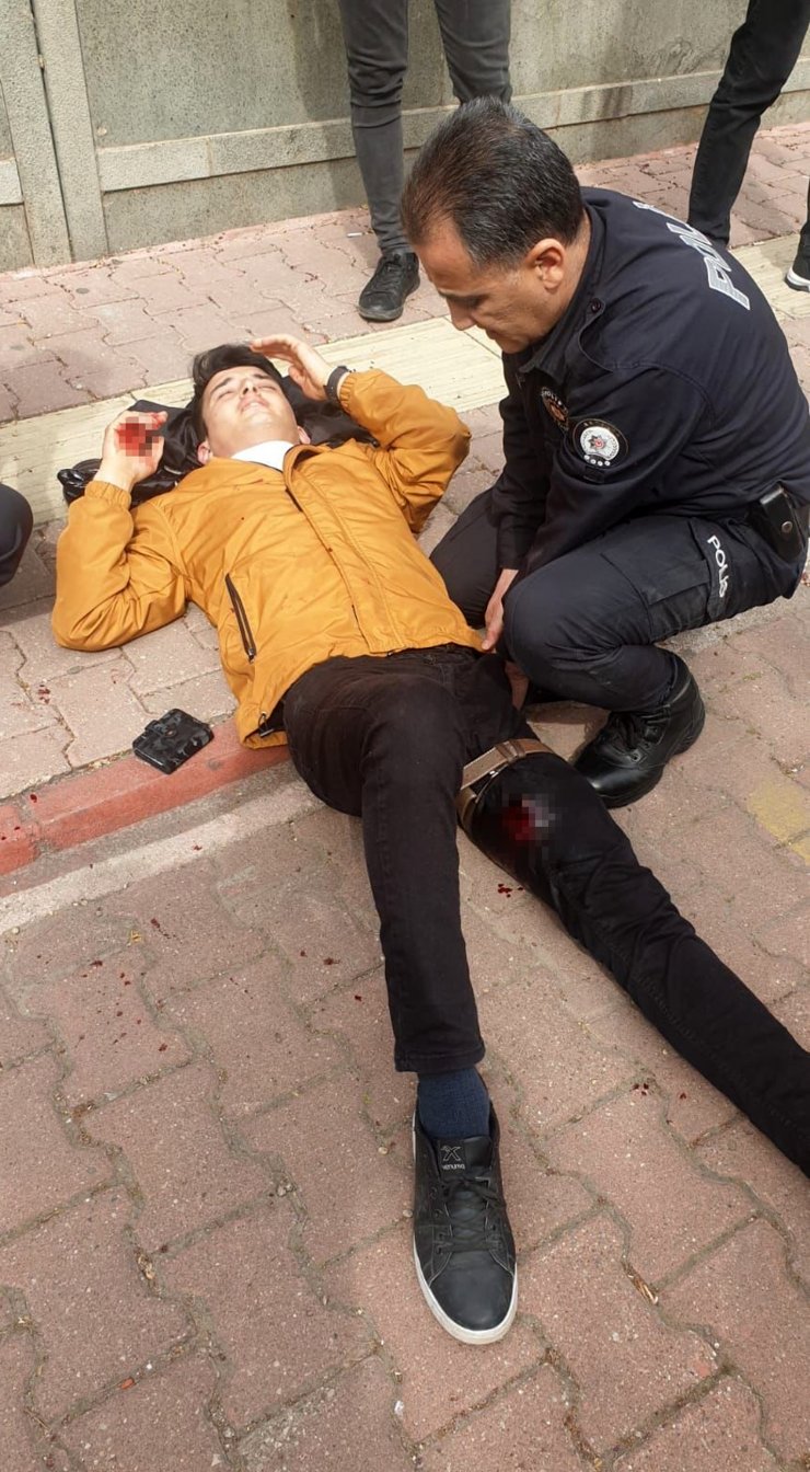 Eşine tekerlekli sandalyede sakladığı tabancayla kurşun yağdırdı