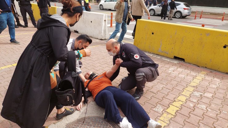 Eşine tekerlekli sandalyede sakladığı tabancayla kurşun yağdırdı