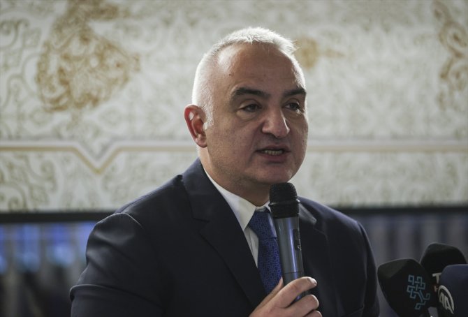 Kültür ve Turizm Bakanı Ersoy, yetim Türkmen çocuklarla iftar yaptı