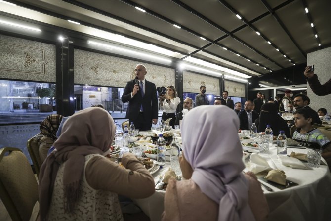 Kültür ve Turizm Bakanı Ersoy, yetim Türkmen çocuklarla iftar yaptı
