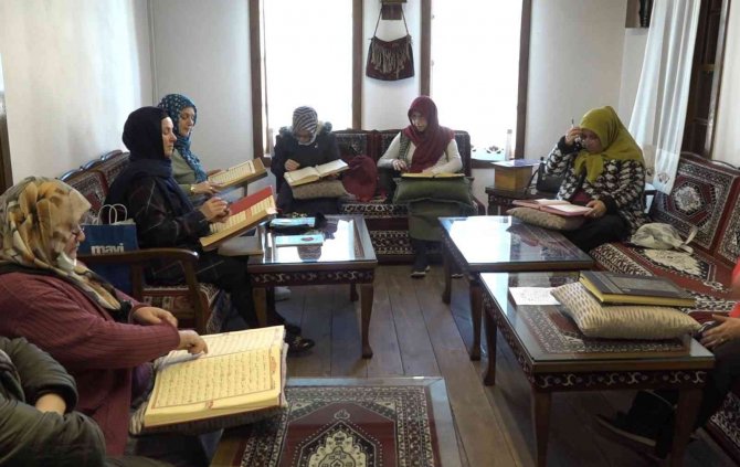 Hem öğreniyor hem sosyalleşiyorlar