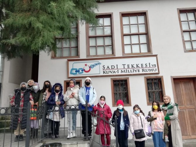 Hem öğreniyor hem sosyalleşiyorlar