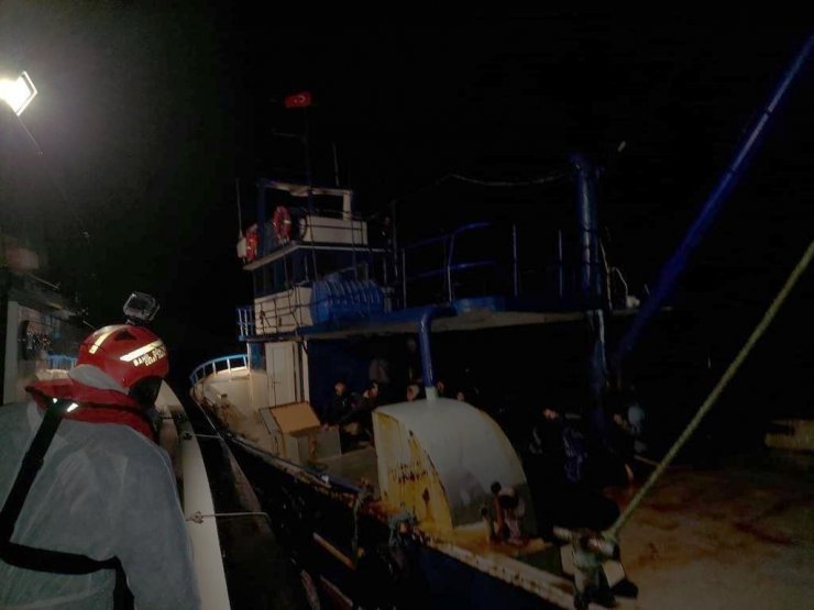 İzmir'de 168 göçmen ile 2 organizatör yakalandı 