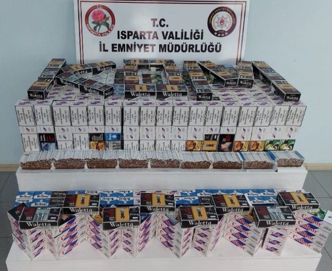 Kaçakçılık operasyonunda çok sayıda kaçak ürün ele geçirildi: 5 gözaltı