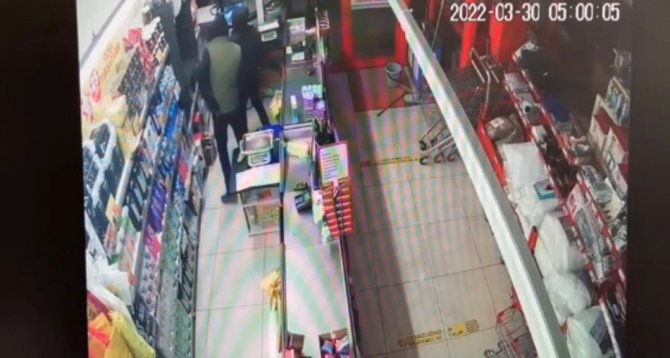 Kapkaç ve hırsızlık olayı kameralara takıldı