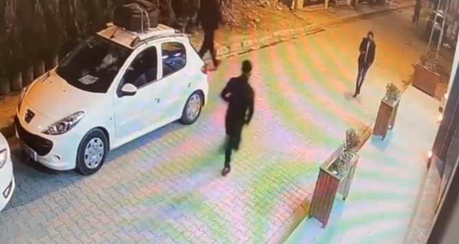Kapkaç ve hırsızlık olayı kameralara takıldı