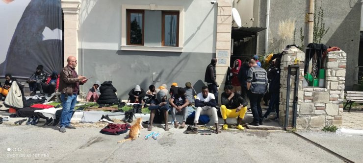 33 kaçak göçmen yakalandı