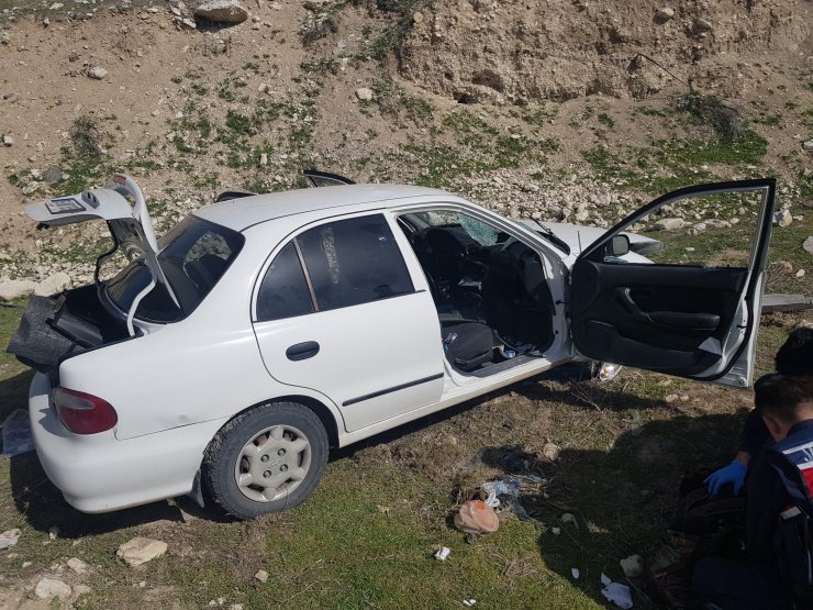 Ankara'da otomobil, şarampole yuvarlandı: 4 yaralı