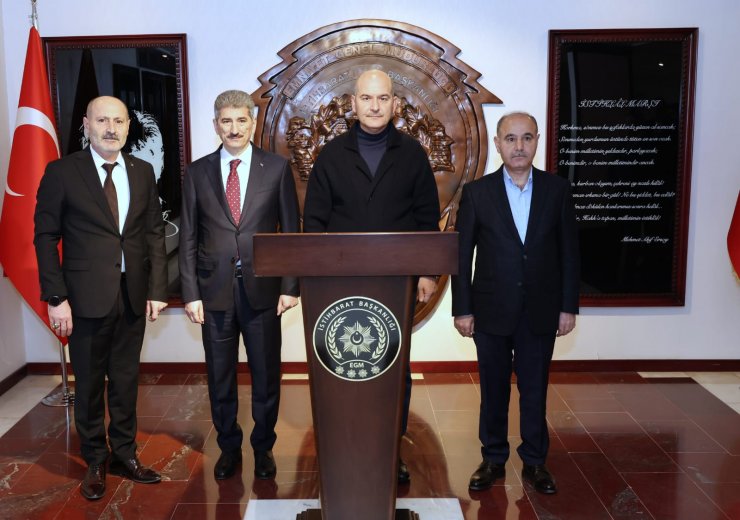 Bakan Soylu, polislerle sahur yaptı