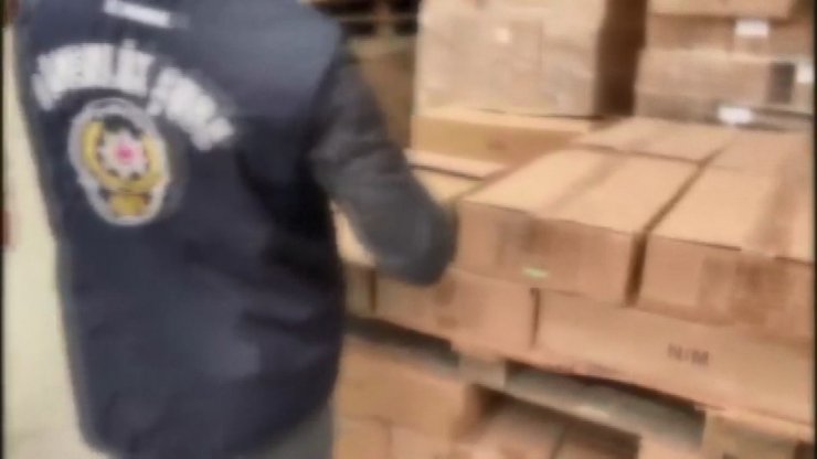 Binlerce şişe sahte pürfüm ele geçirildi
