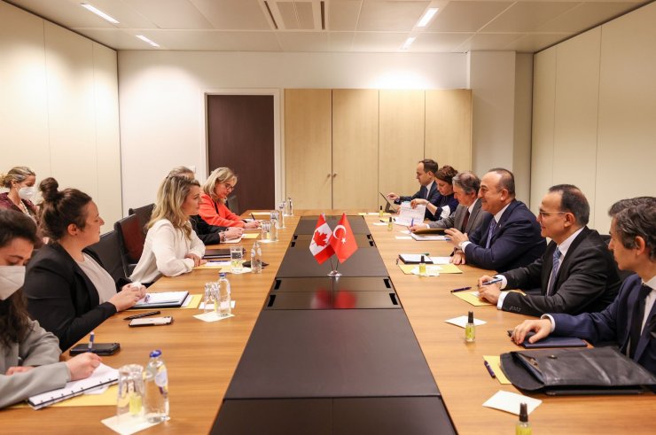 Çavuşoğlu, Brüksel’de mevkidaşlarıyla ikili görüşmeler yaptı