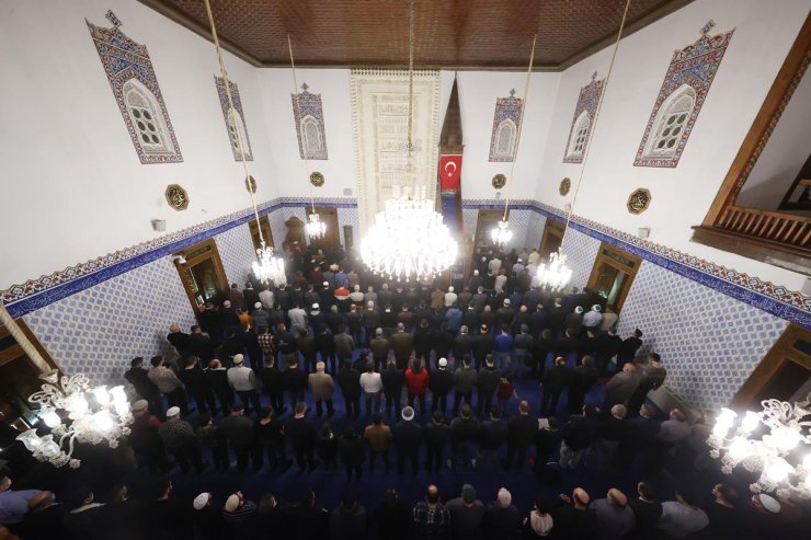 Diyanet İşleri Başkanı Erbaş, teravih namazı kıldırdı
