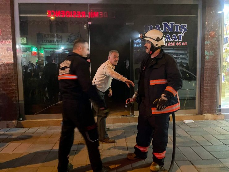 İşyerinde patlayan klima yangına neden oldu