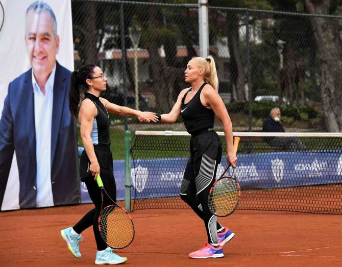 Konyaaltı’nda rekor katılımlı tenis turnuvası