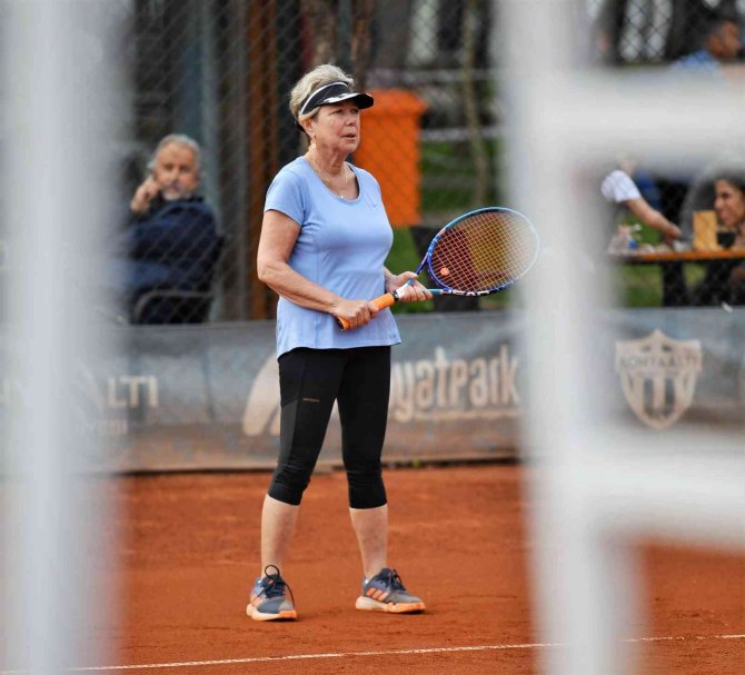 Konyaaltı’nda rekor katılımlı tenis turnuvası