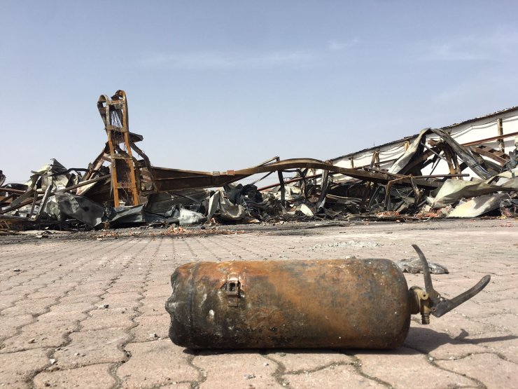 Mobilya fabrikasındaki yangında çelik kasadaki paralar da yanmış