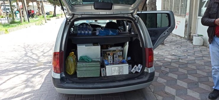 Otomobilde kumar makinesiyle gezip, kumar oynatan şüphelilere jandarmadan operasyon