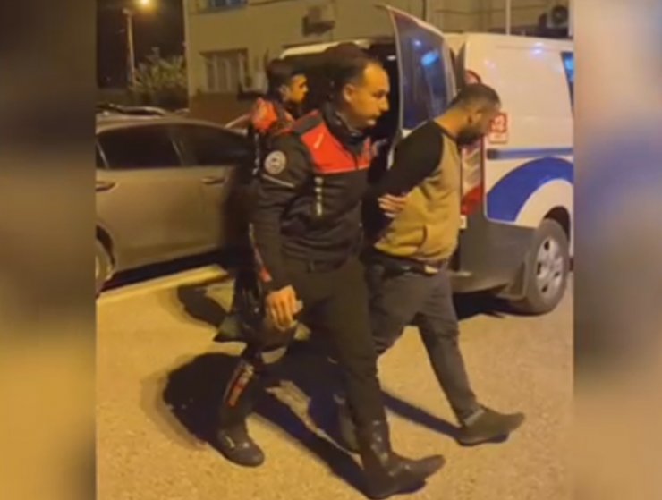 Polisten kaçmaya çalışan otomobilde eroin ele geçirildi