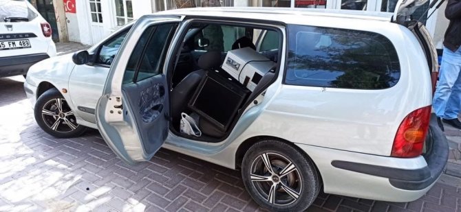 Seyyar kumarhaneciler jandarmadan kaçamadı