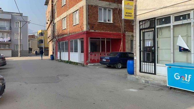 Trafikte yol verme kavgasında kan aktı