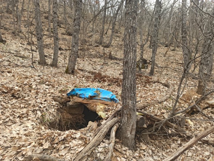 Tunceli’de 1’i Munzur çayı kenarında 5 sığınak imha edildi