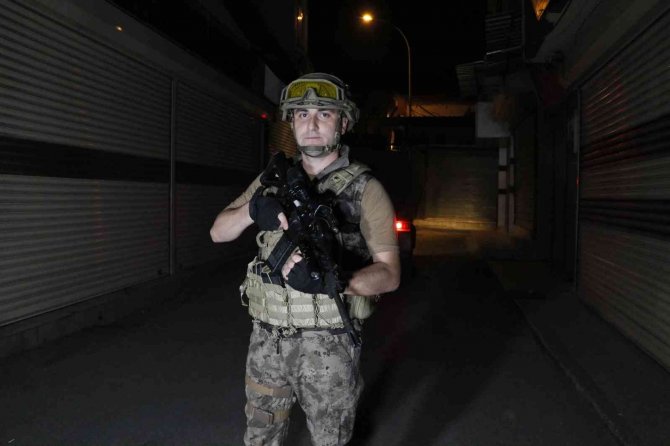 Adana’da canlı bomba paniği