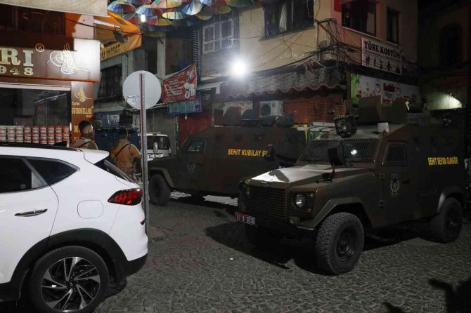 Adana’da canlı bomba paniği