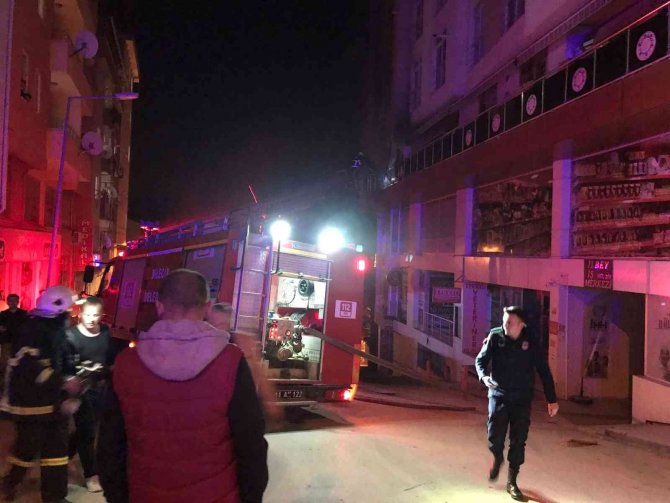 Bilecik’te bir iş yerinin ikinci katında çıkan yangın korkuttu