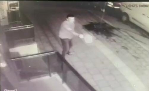 Cinayet zanlısının barını alev alev kundakladılar