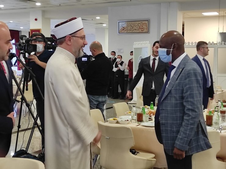 Diyanet İşleri Başkanı Erbaş: İlişkilerimizi en güçlü seviyeye taşımak zorundayız