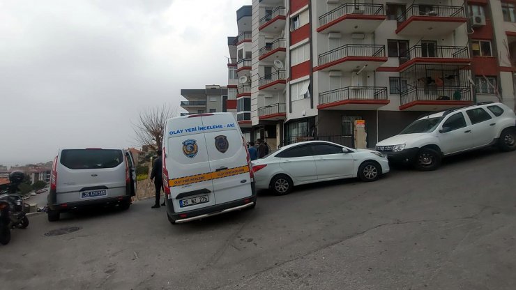 Evinde bıçaklanarak öldürüldü