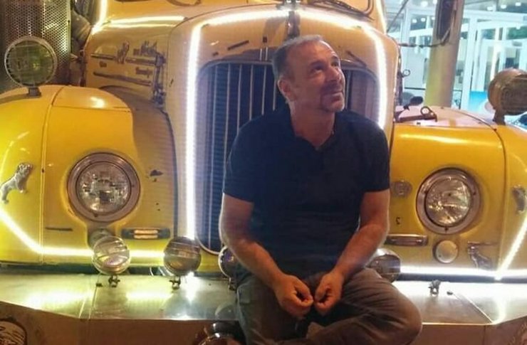 Evinde bıçaklanarak öldürüldü