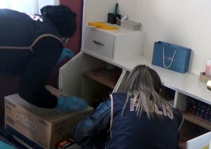 FETÖ'den gözaltına alınan 1'i  ABD'li 12 şüpheli adliyede