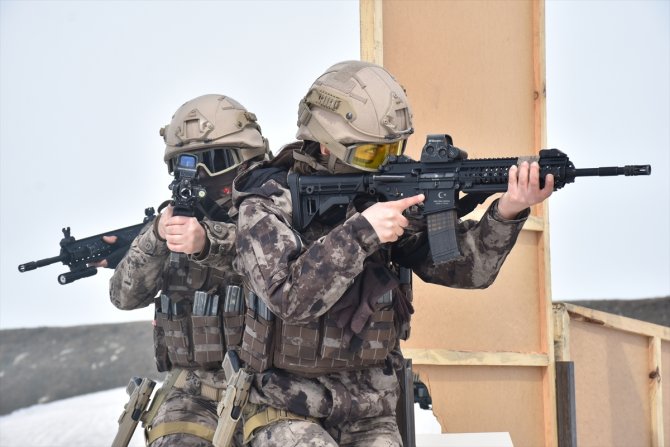 Kadın PÖH'ler görev için sürekli teyakkuzda