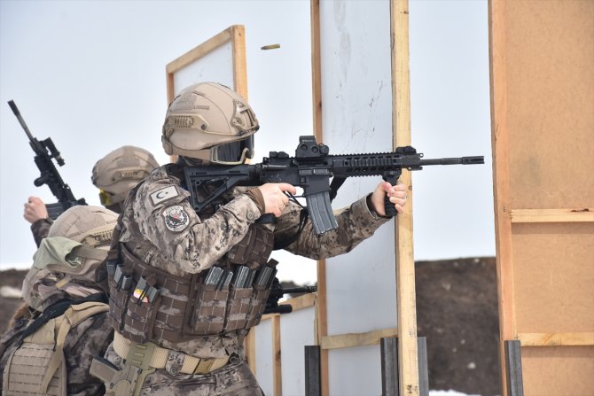 Kadın PÖH'ler görev için sürekli teyakkuzda