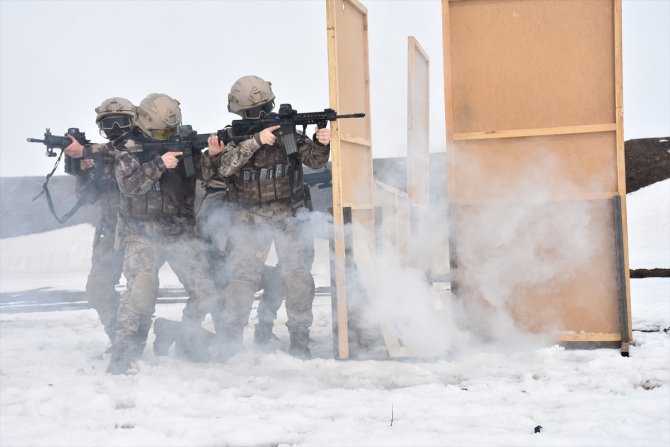Kadın PÖH'ler görev için sürekli teyakkuzda