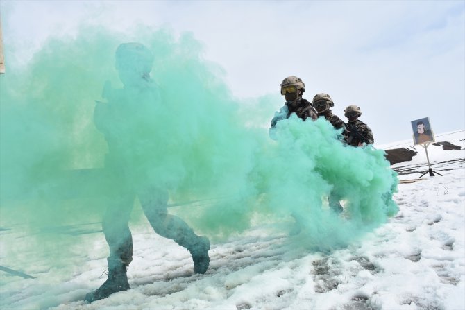 Kadın PÖH'ler görev için sürekli teyakkuzda