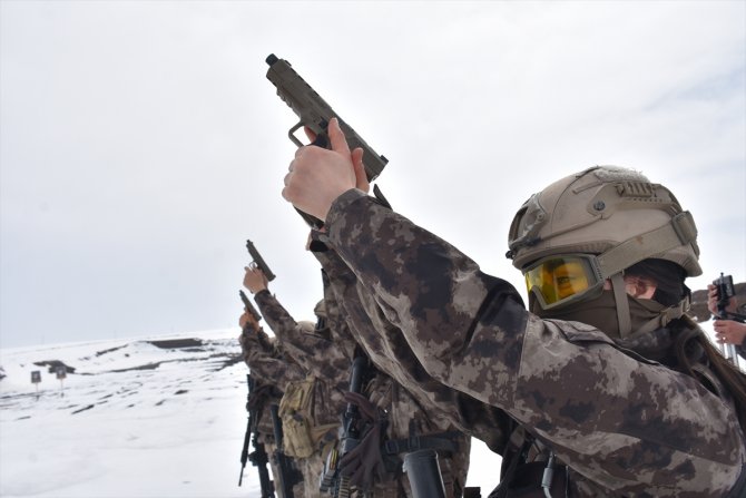 Kadın PÖH'ler görev için sürekli teyakkuzda