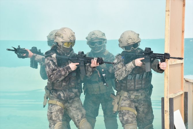 Kadın PÖH'ler görev için sürekli teyakkuzda